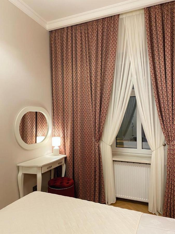 Grand de Luxe Residence Lviv Extérieur photo