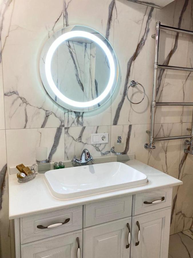 Grand de Luxe Residence Lviv Extérieur photo